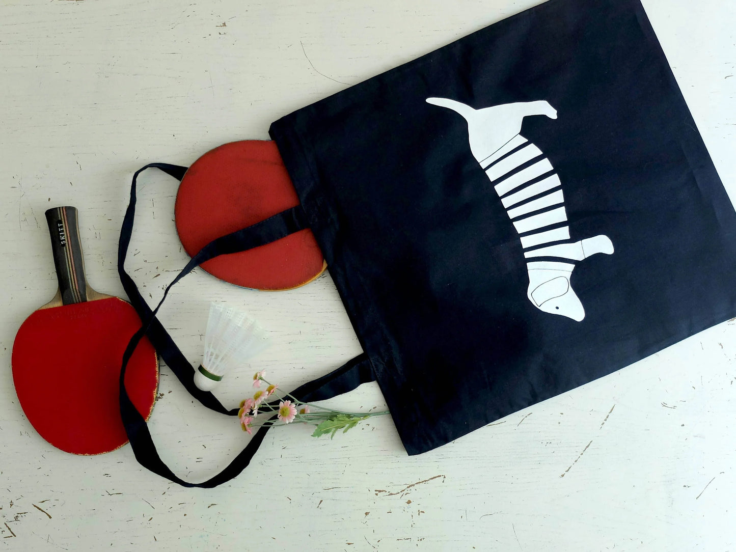 Wonder Of Today - Handbedrukte stoffen tas met teckelmotief marine - The Dreamer's Bookshop.