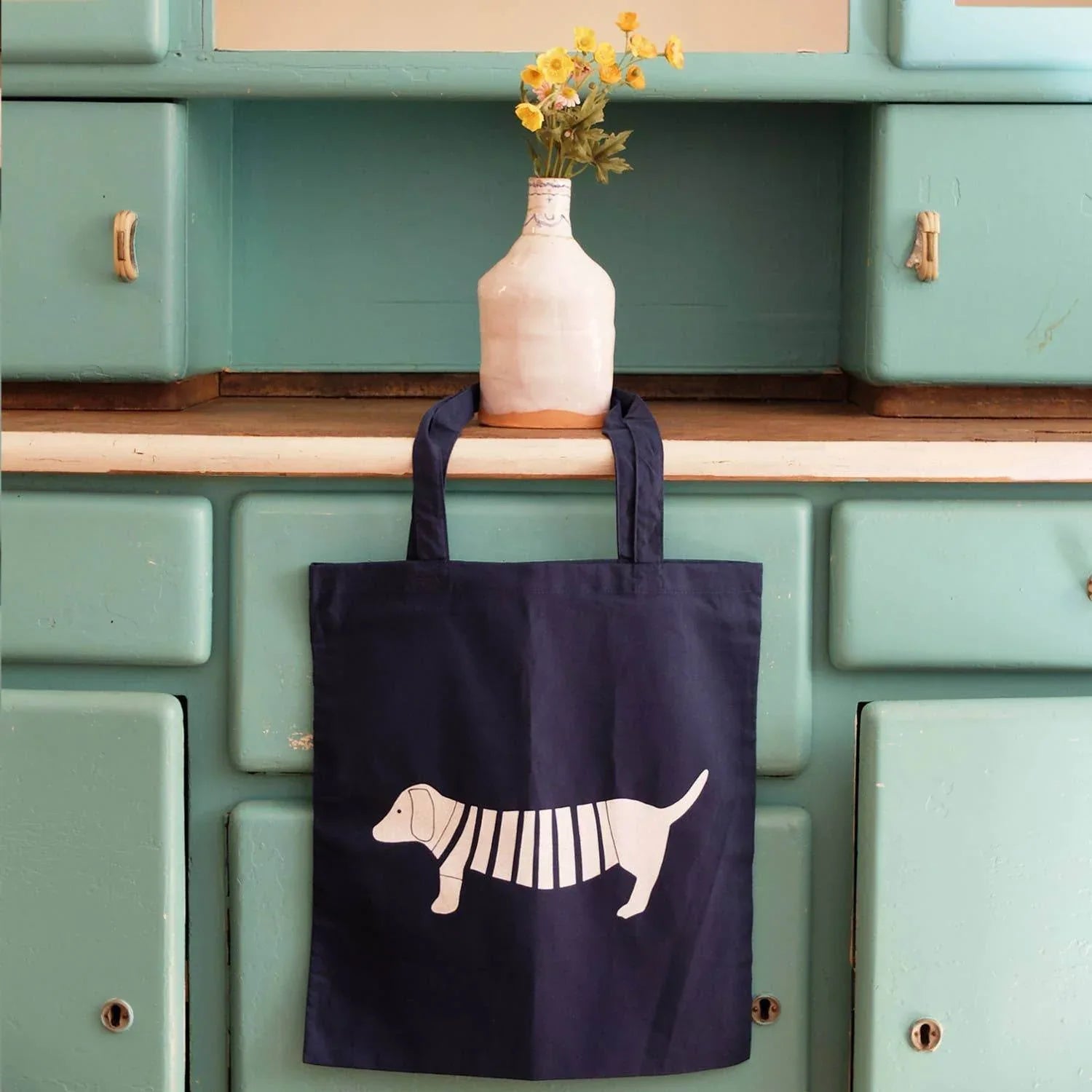 Wonder Of Today - Handbedrukte stoffen tas met teckelmotief marine - The Dreamer's Bookshop.