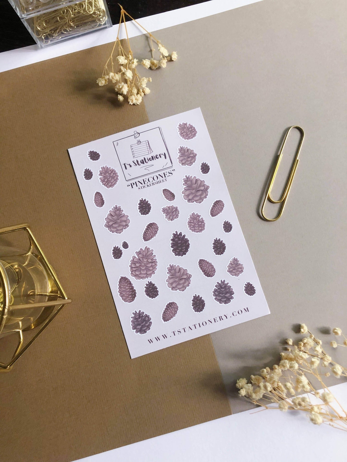 T's Stationery - „Pinecones van goudfolie” - The Dreamer's Bookshop.