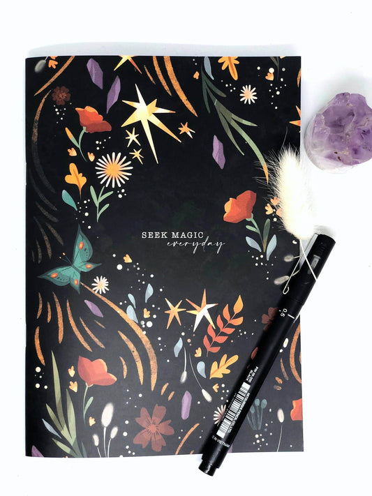 A5-notitieboek: Seek Magic Everyday - The Dreamer's Bookshop.