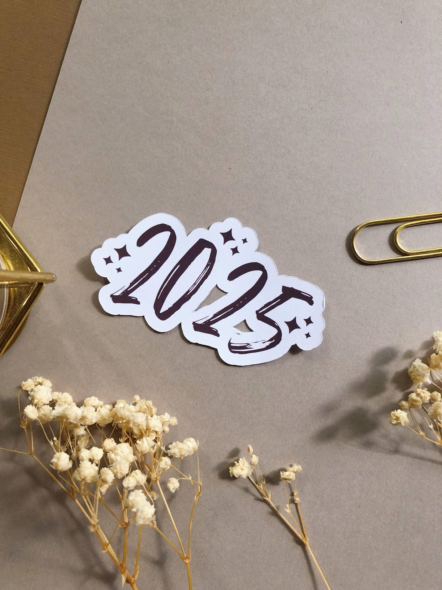 T's Stationery - „2025" gestanste sticker - The Dreamer's Bookshop.