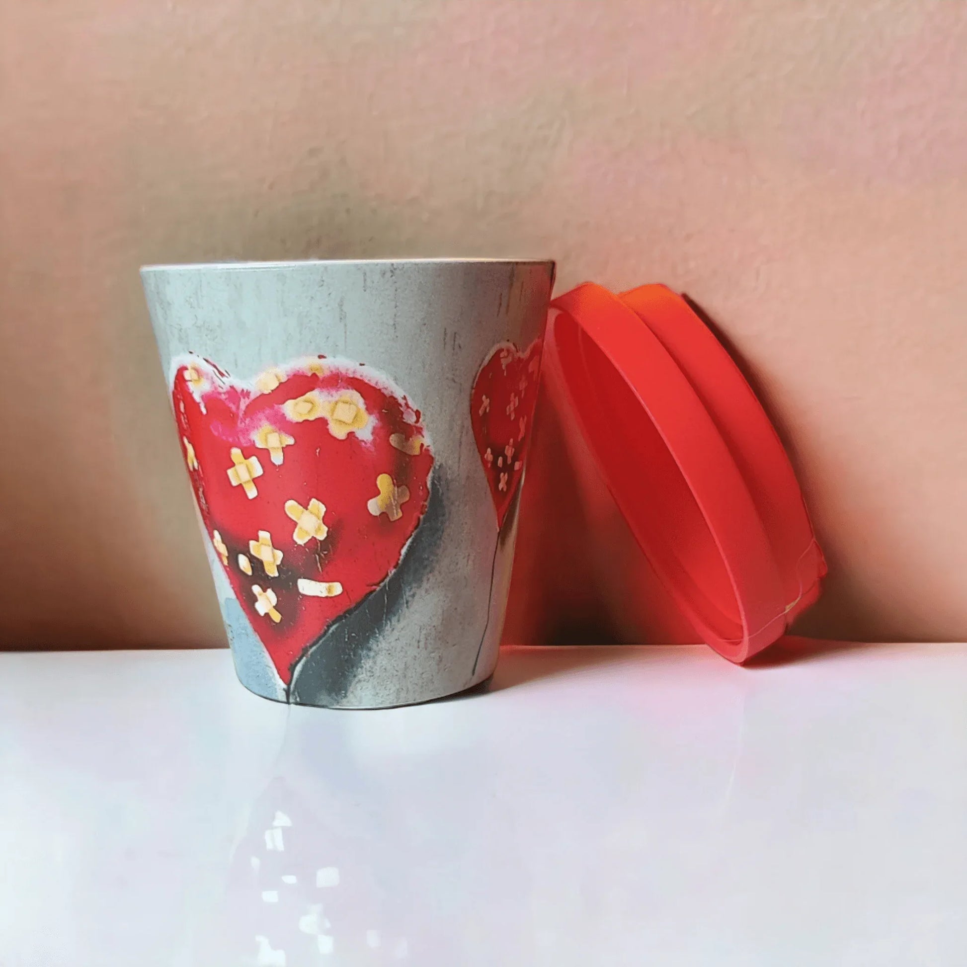 Banksy's Graffiti - Banksy Travel Cup RPET 230 ml - Hartverband - The Dreamer's Bookshop.