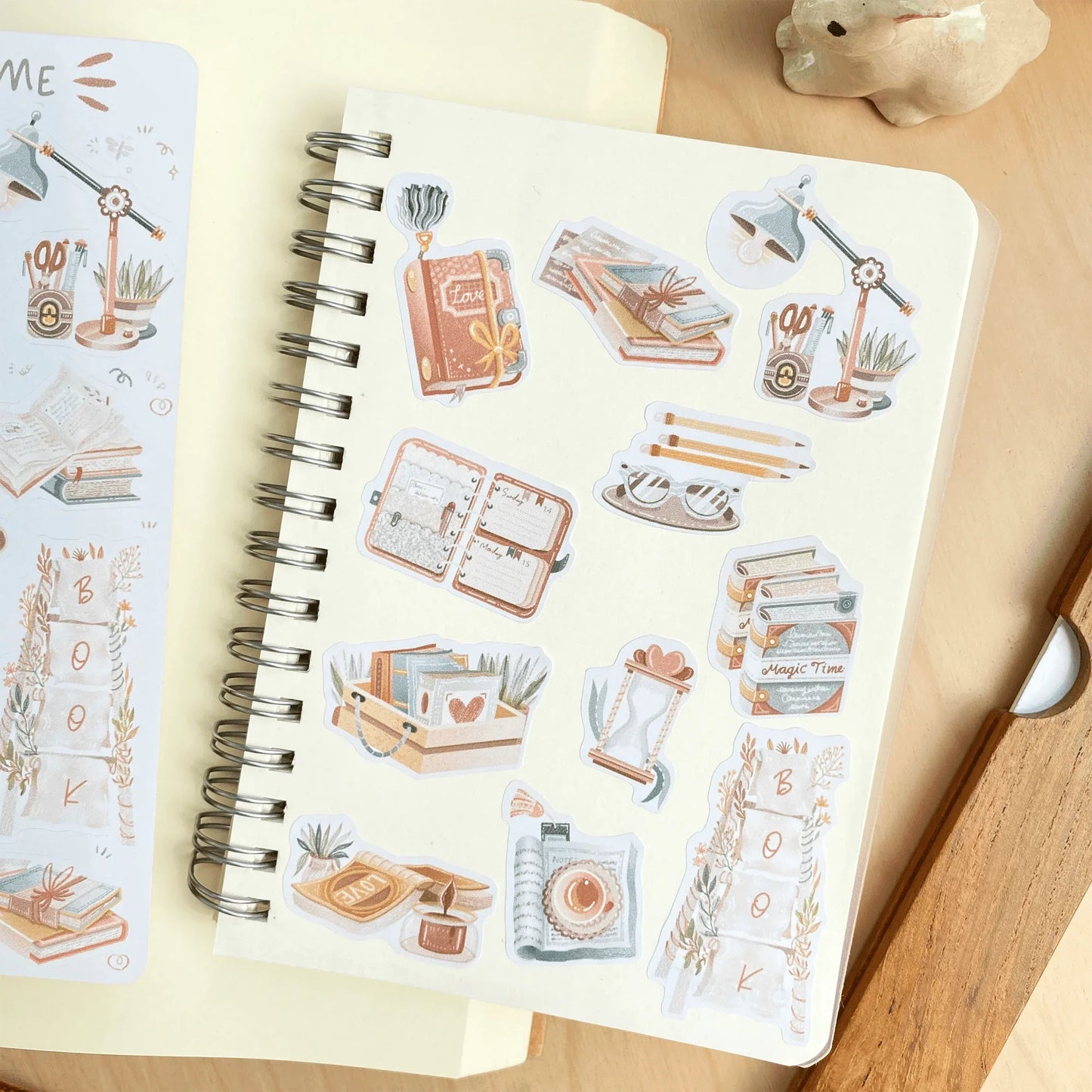 LETTOOn - Stickervel - Leestijd - The Dreamer's Bookshop.