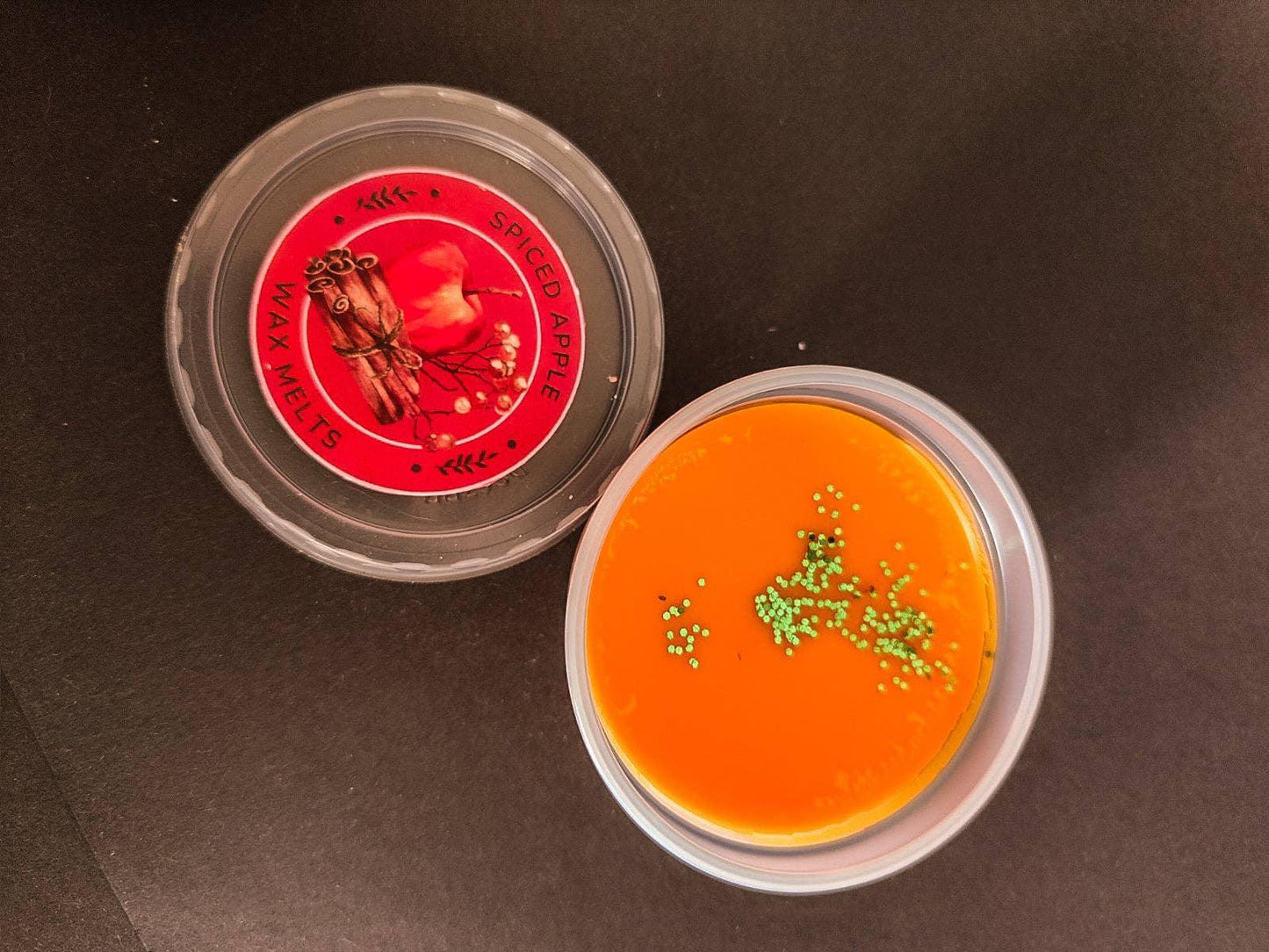 Brickstar Belgium - Spiced Apple Wax Melt - The Dreamer's Bookshop.