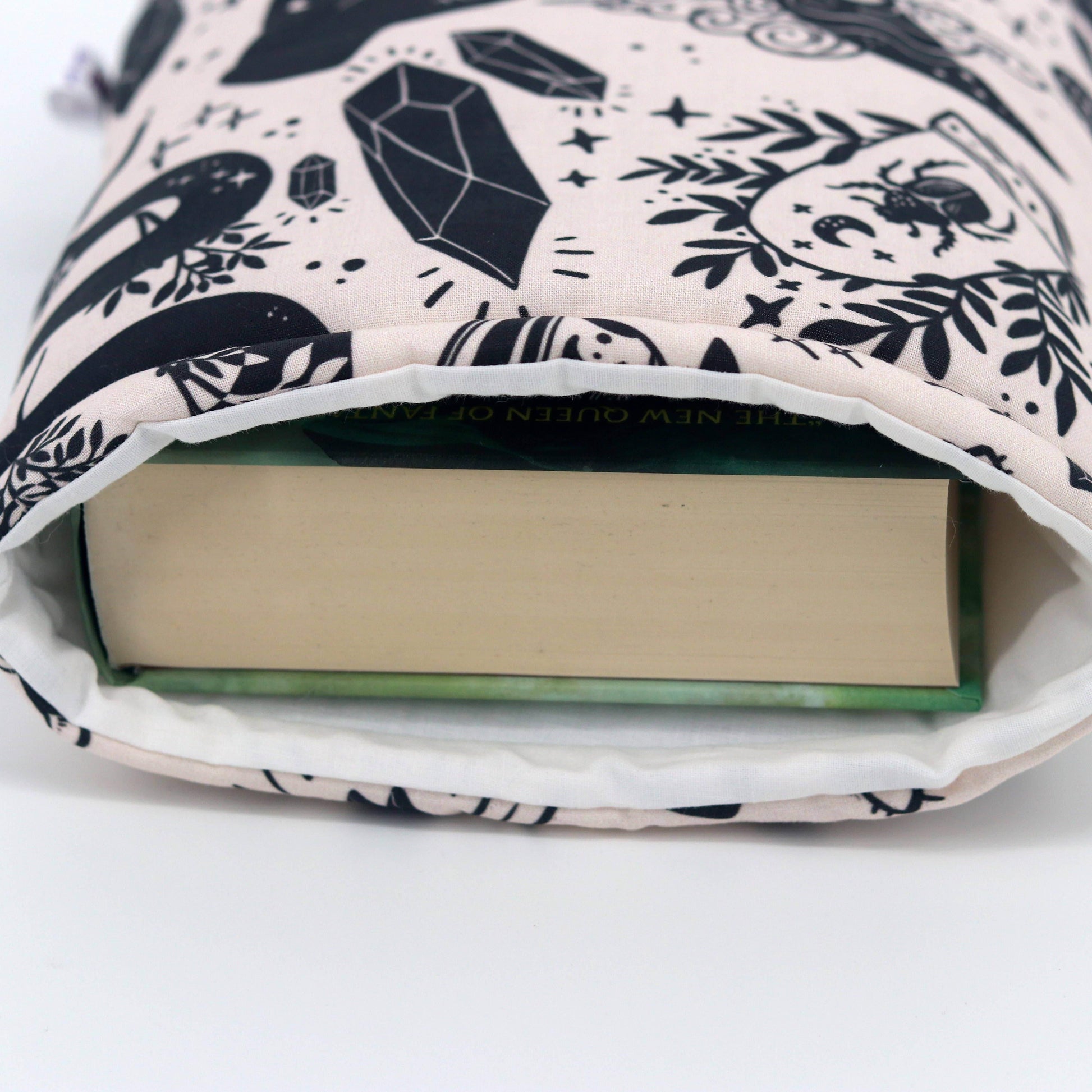 Bookish Goods - Boekenhoes Crown The Witch - The Dreamer's Bookshop.