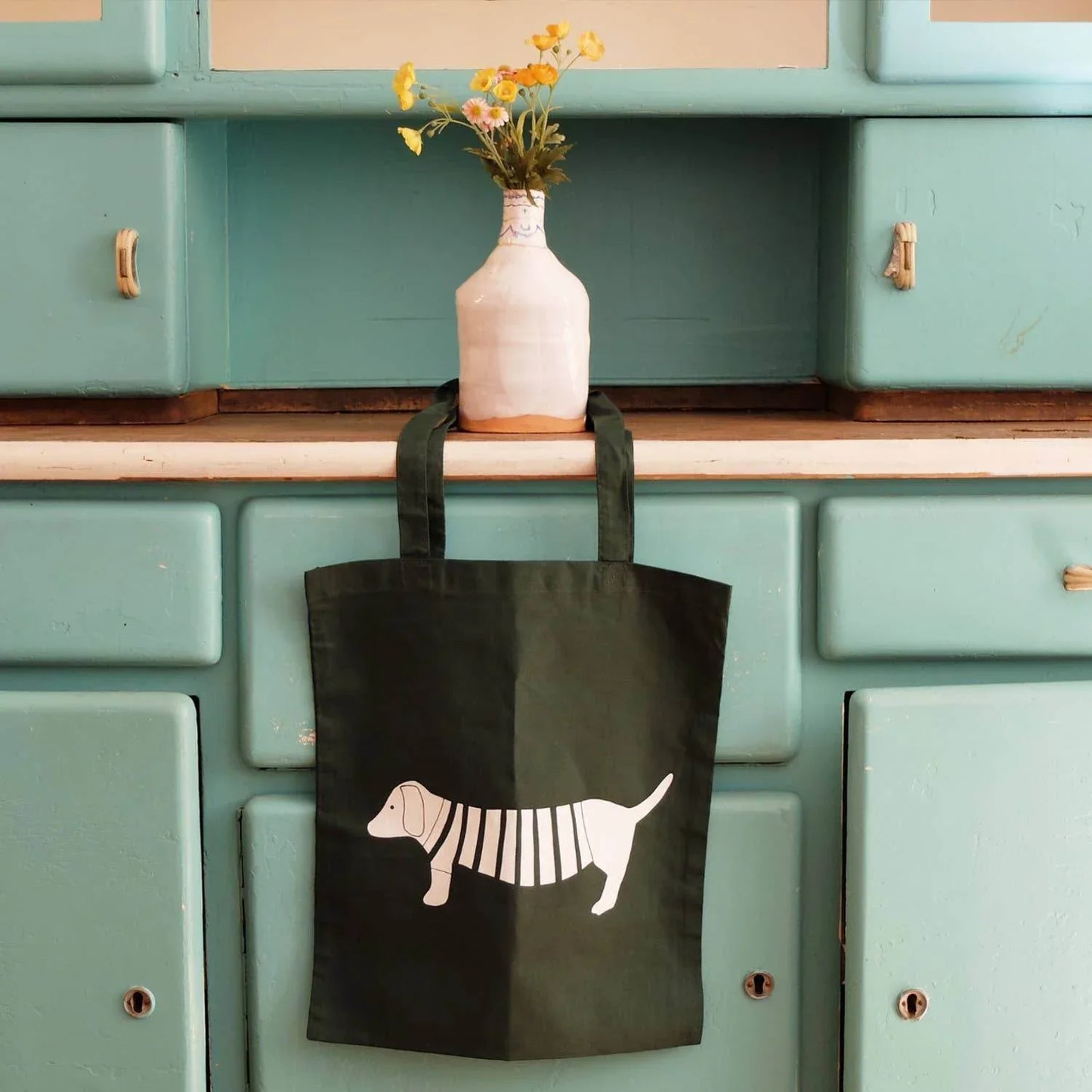 Wonder Of Today - Handbedrukte stoffen tas met teckelmotief marine - The Dreamer's Bookshop.