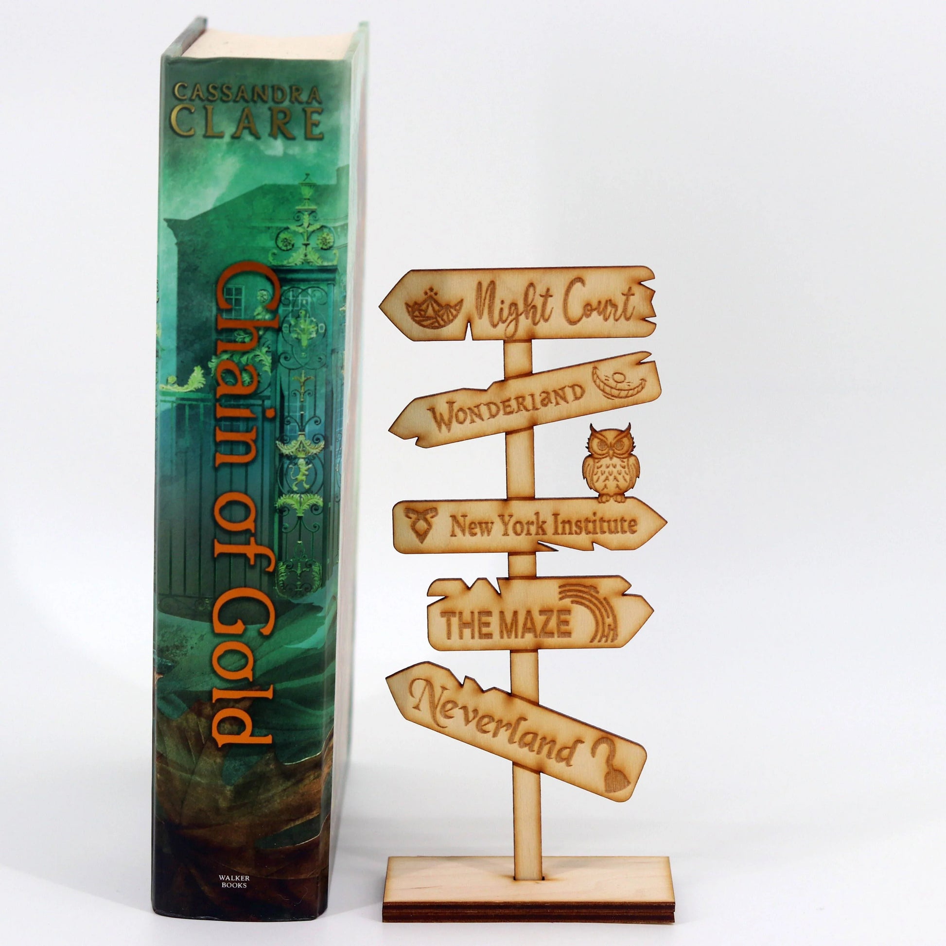 Bookish Goods - Wegwijzer Bordje Populaire boeken - The Dreamer's Bookshop.