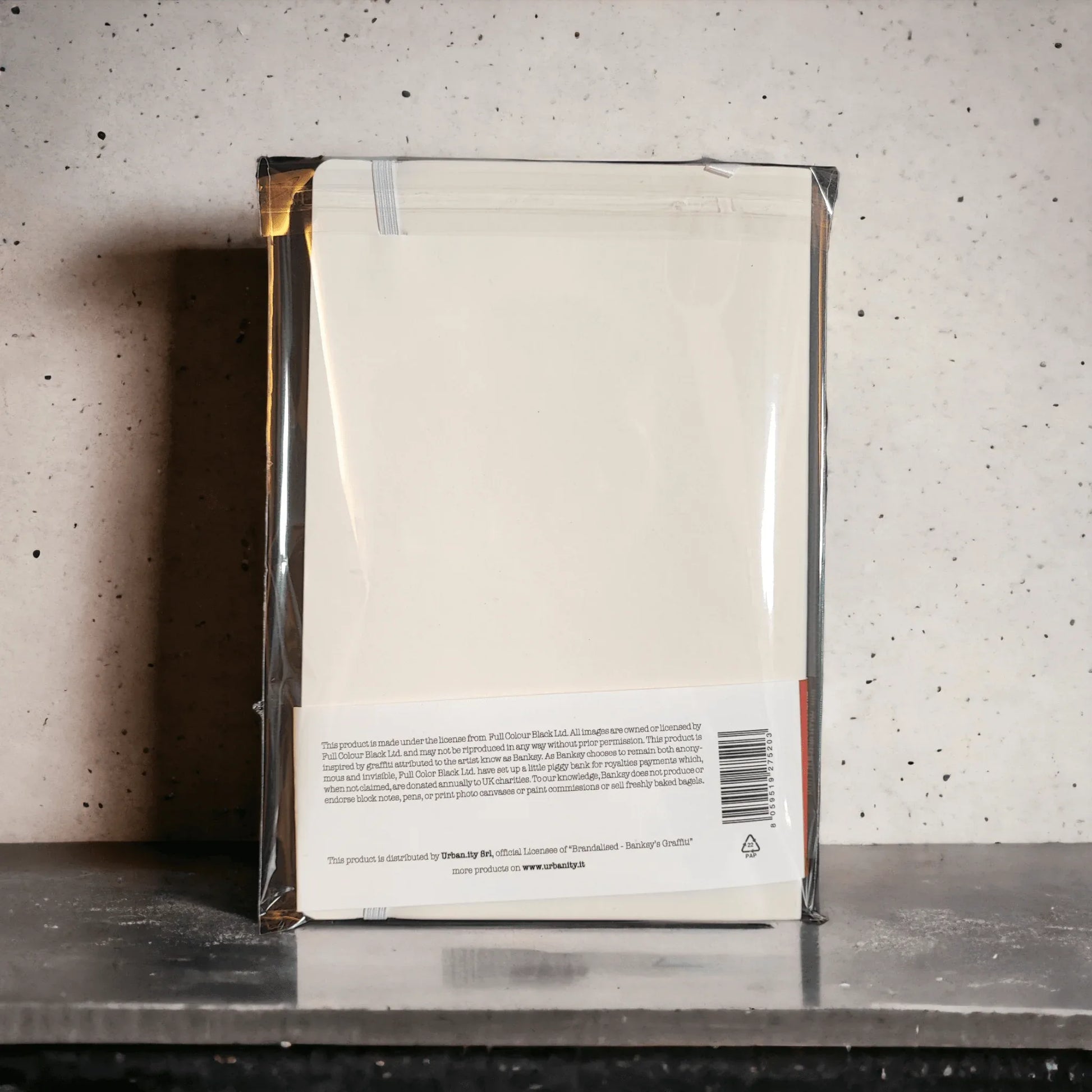 Banksy's Graffiti - Banksy A5 Soft-Touch Notitieboek - Meisje met rode ballon - The Dreamer's Bookshop.