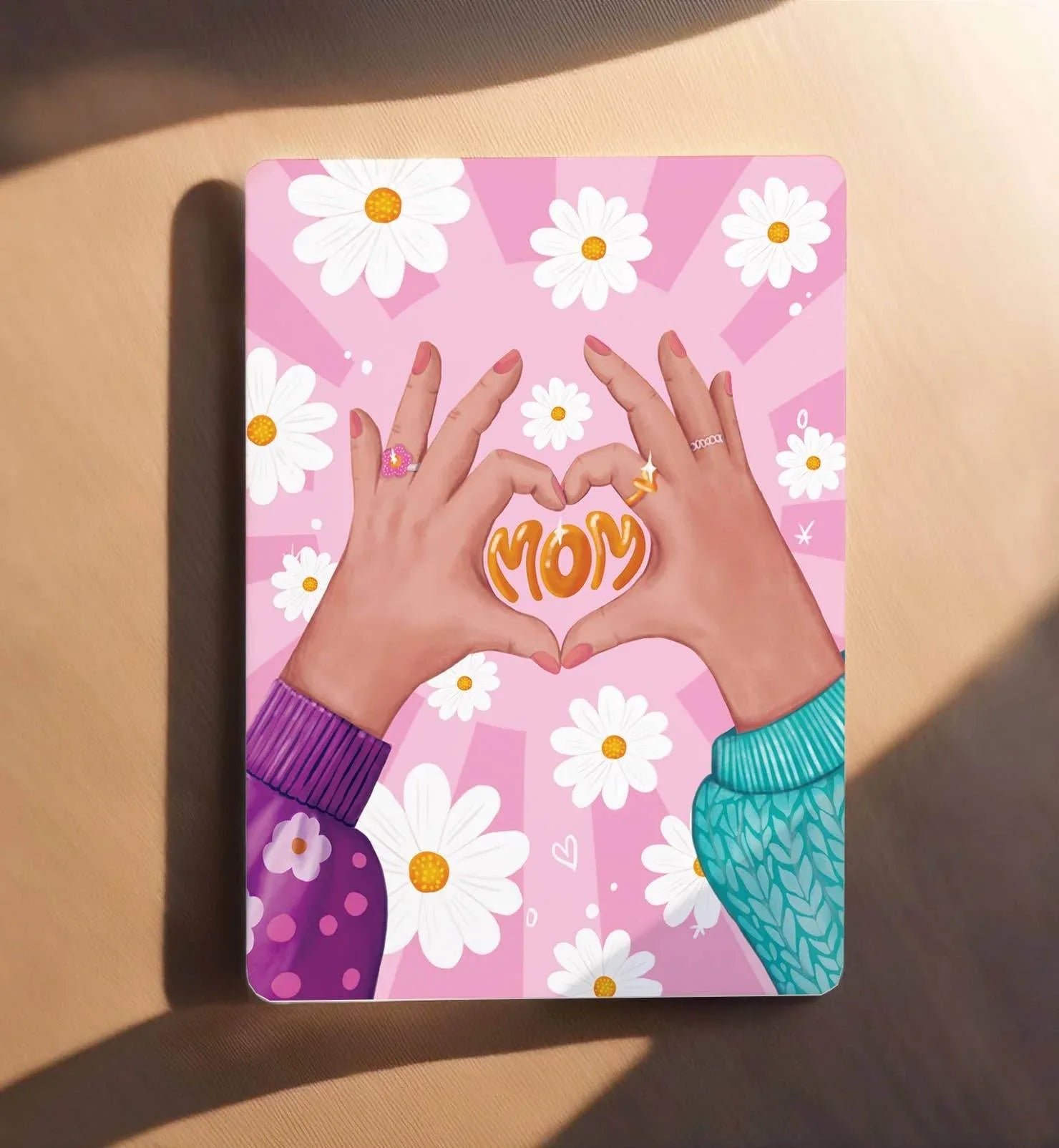 Aniet Illustration - Kaart moederdag handen hart mama moeder oma ansichtkaart - The Dreamer's Bookshop.